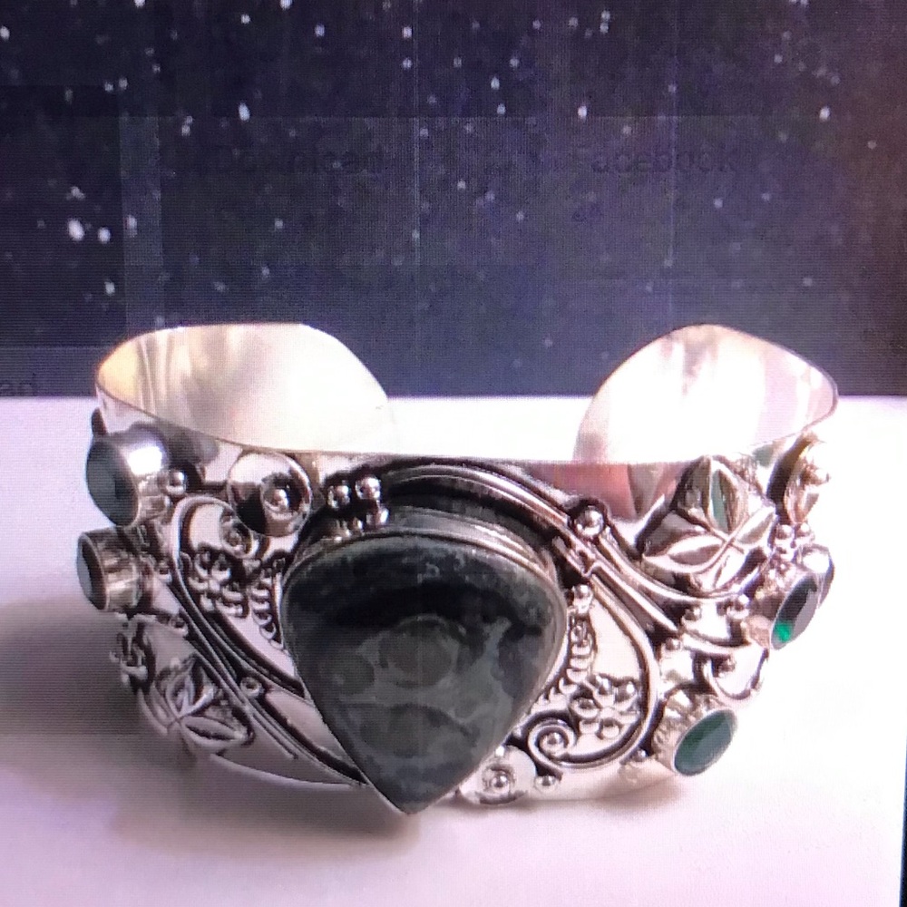Kamababa Chrome Diopside Stamped Solid 925 Sterling Silver Cuff Bracelet